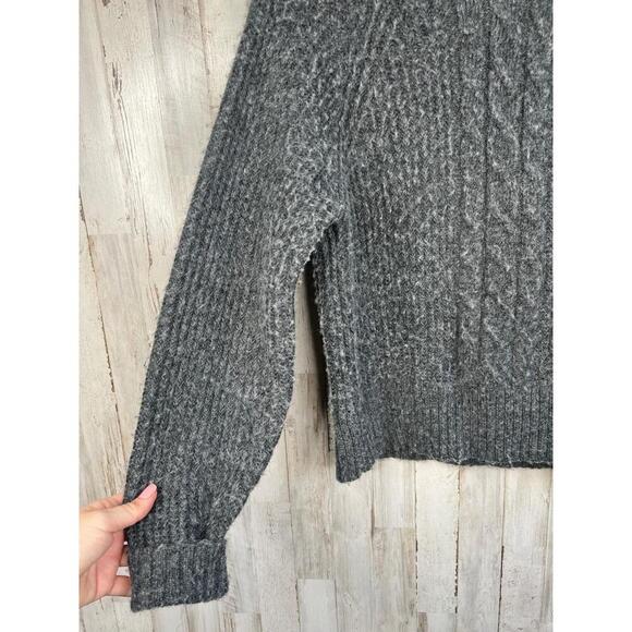 1. State Gray Cable Knit Turtleneck Sweater Long Sleeves Keyhole Back Size S - Picture 7 of 11